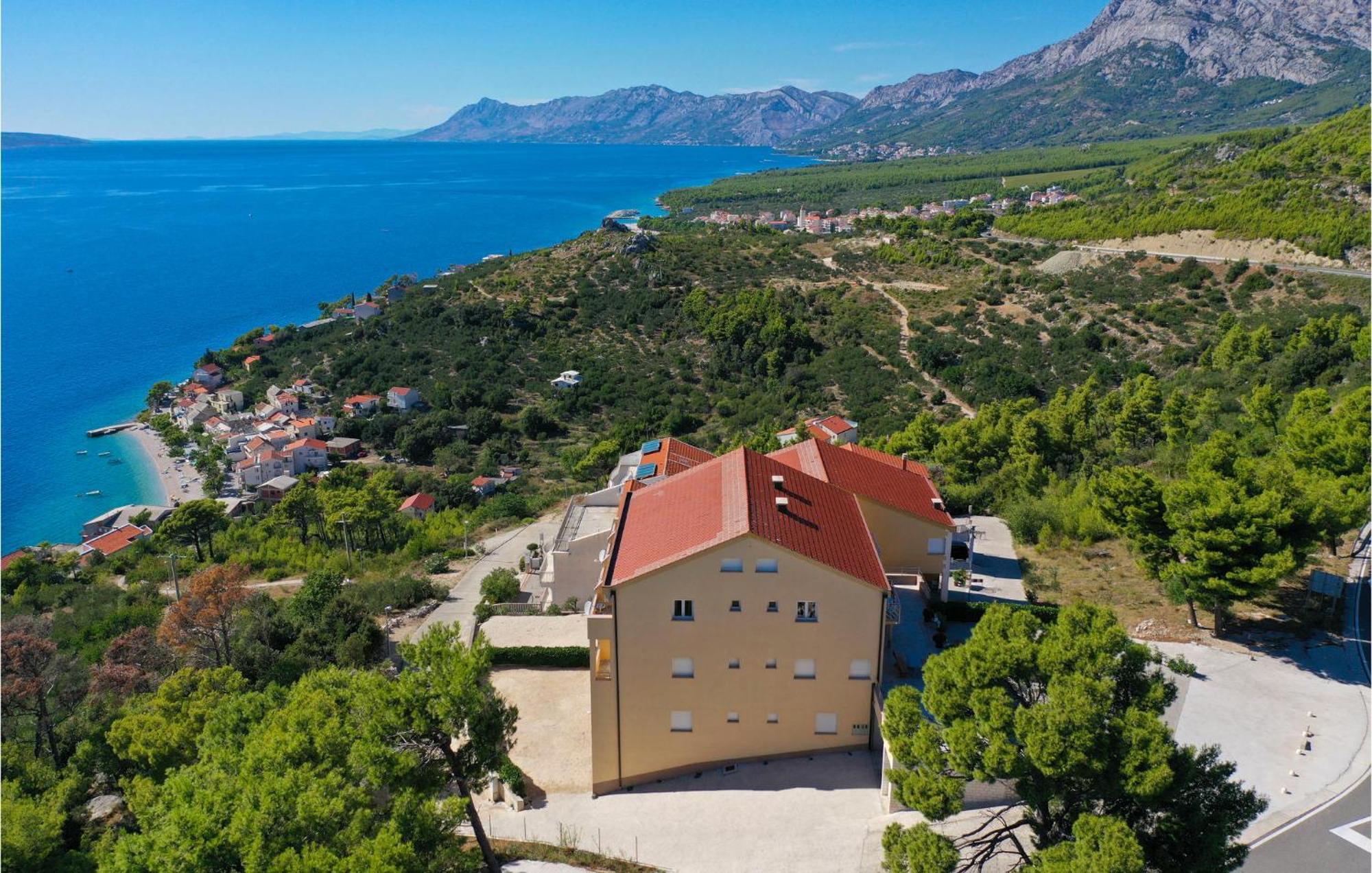 Stunning Apartment In Krvavica With Kitchen Εξωτερικό φωτογραφία