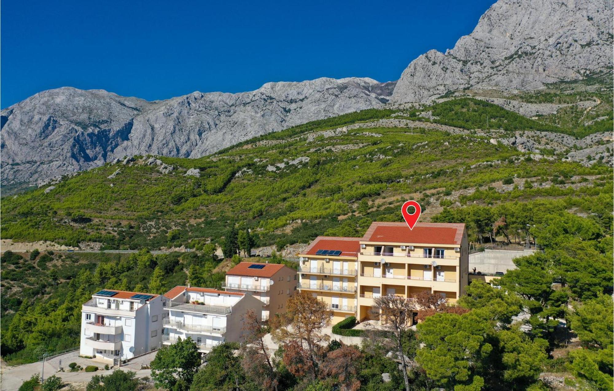 Stunning Apartment In Krvavica With Kitchen Εξωτερικό φωτογραφία