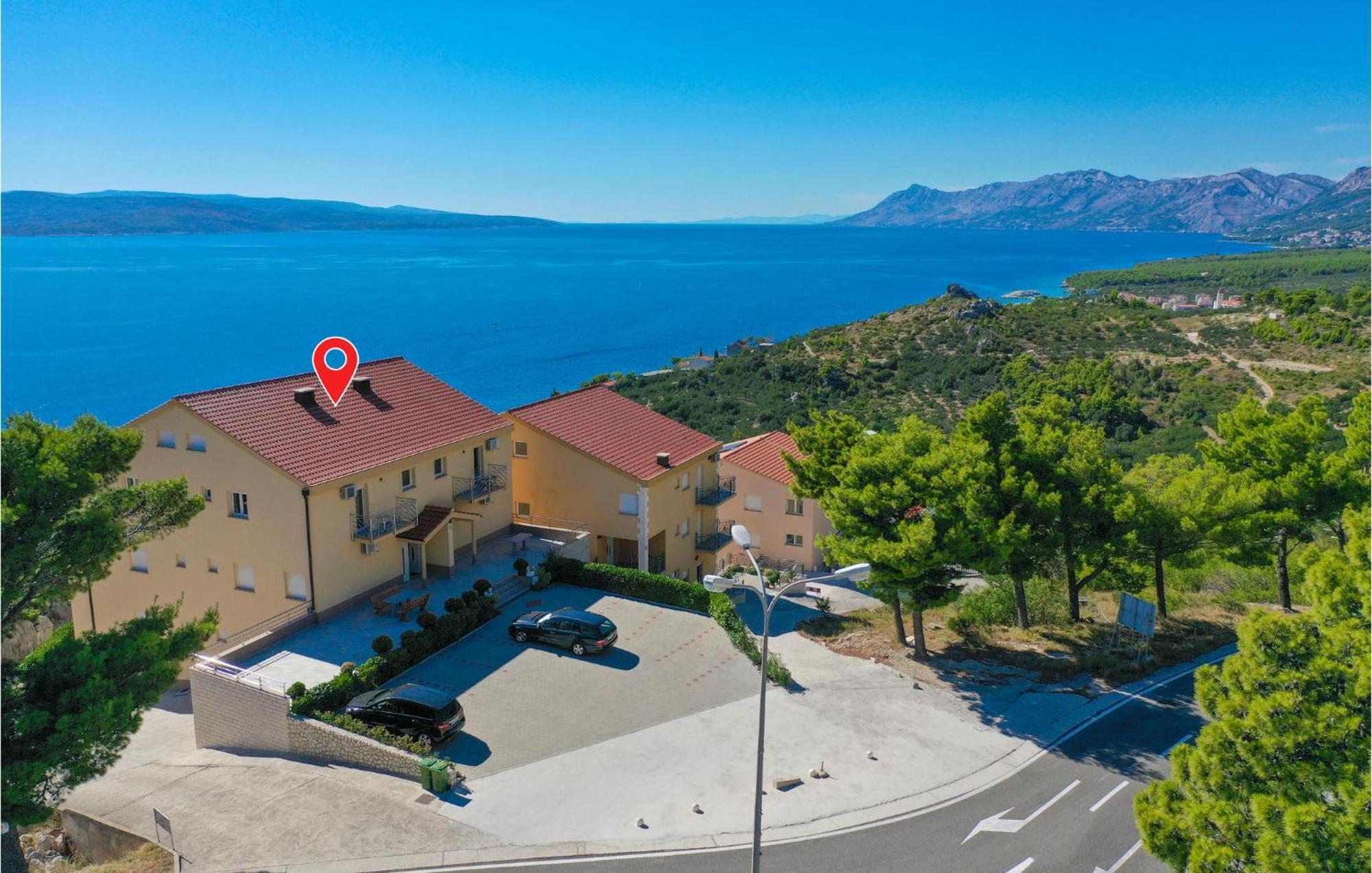 Stunning Apartment In Krvavica With Kitchen Εξωτερικό φωτογραφία